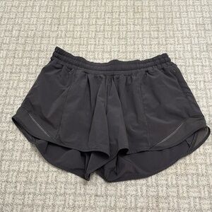 Lululemon Hotty Hot 4inch; size 10; Gray; perfect condition